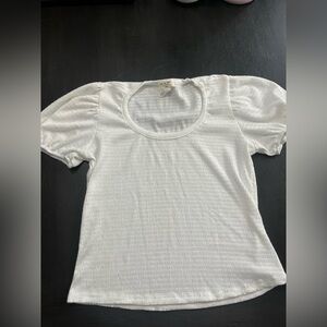 Kim & Cami White Puff Sleeve Textured Top Size Small Short Sleeve Classic
